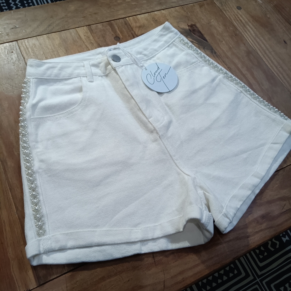 🦋Cloud Ten Pearl Rhinestone Shorts